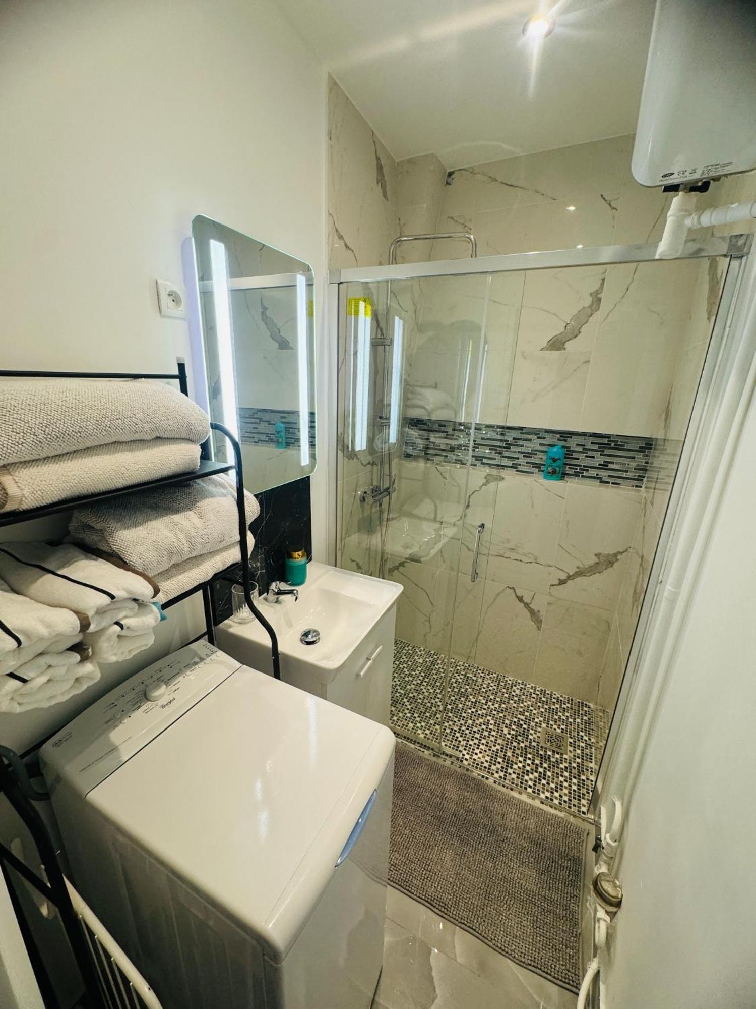 Charmante Appartement F2 Au Coeur De Paris 1Er Ngoại thất bức ảnh
